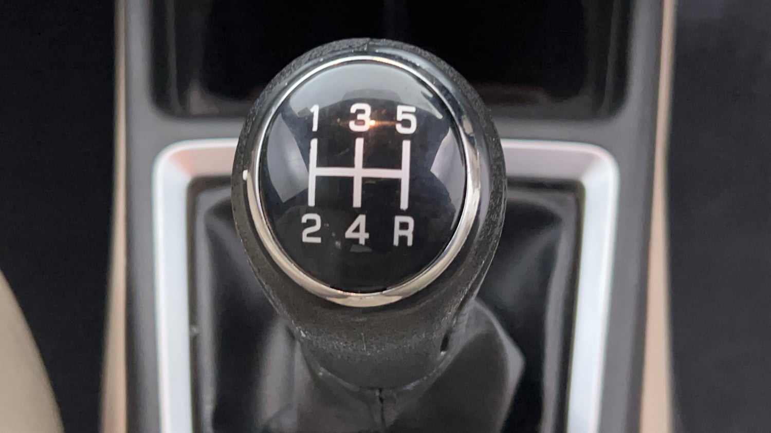 Used 2018 Maruti Suzuki Dzire VXi Petrol Manual interior GEAR  KNOB VIEW