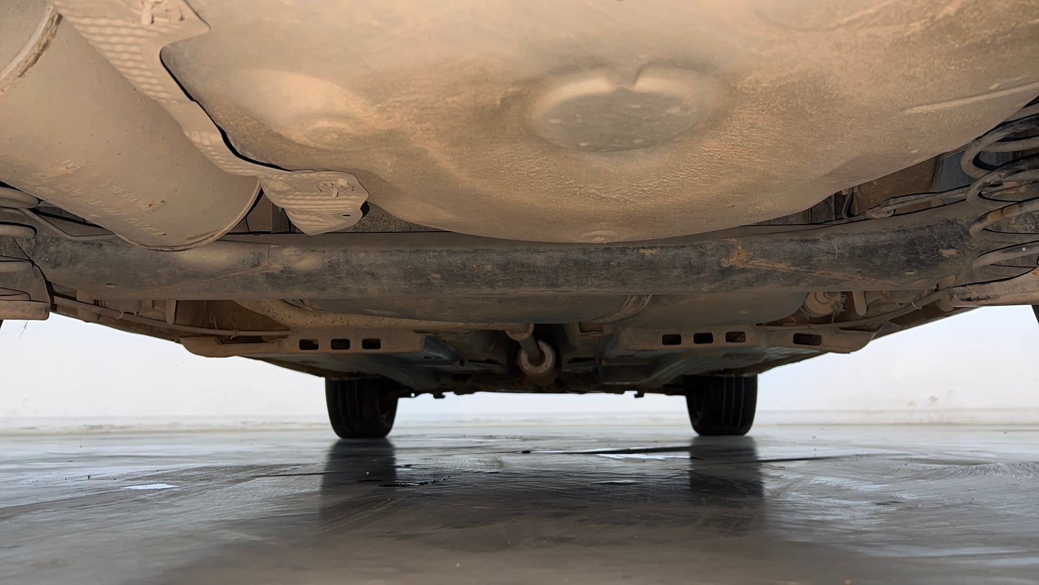 Used 2014 Volkswagen Polo Comfortline 1.2L (P) Petrol Manual extra REAR UNDERBODY VIEW (TAKEN FROM REAR)