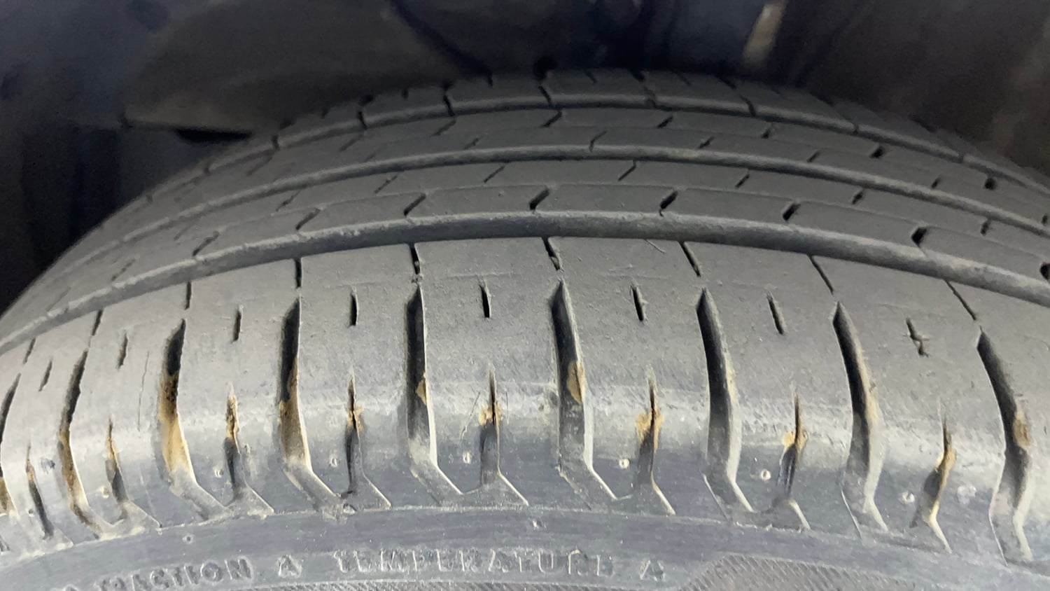 Used 2023 Maruti Suzuki Ertiga ZXi Plus AT Petrol Automatic tyres LEFT FRONT TYRE TREAD VIEW