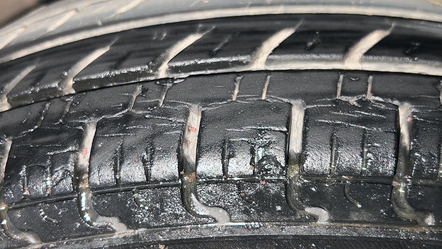 Used 2016 Renault Kwid RXT Petrol Manual tyres RIGHT FRONT TYRE TREAD VIEW
