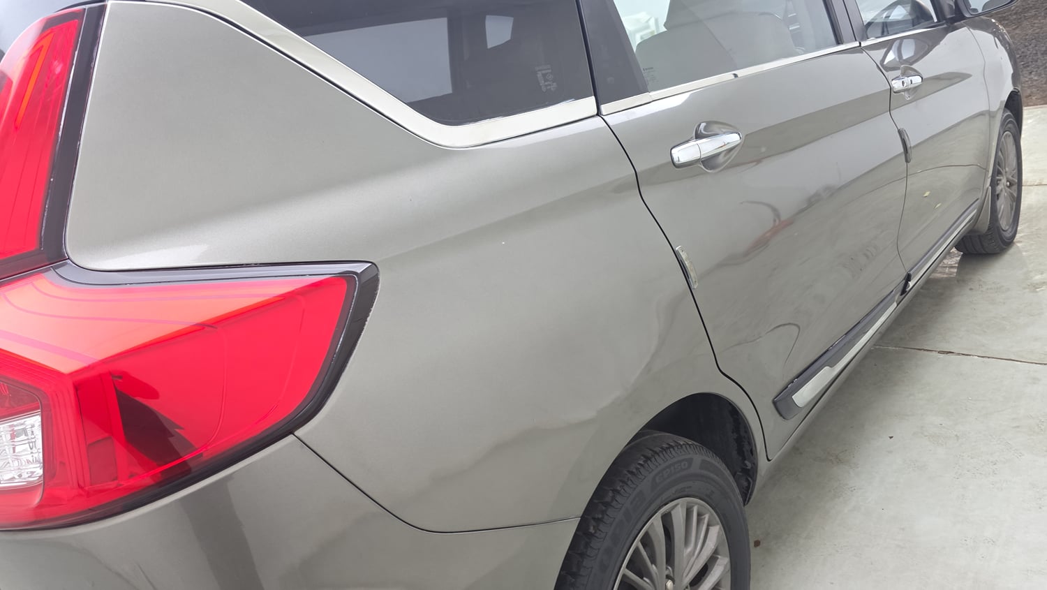 Used 2020 Maruti Suzuki New Ertiga ZXi Petrol Manual dents MINOR SCRATCH