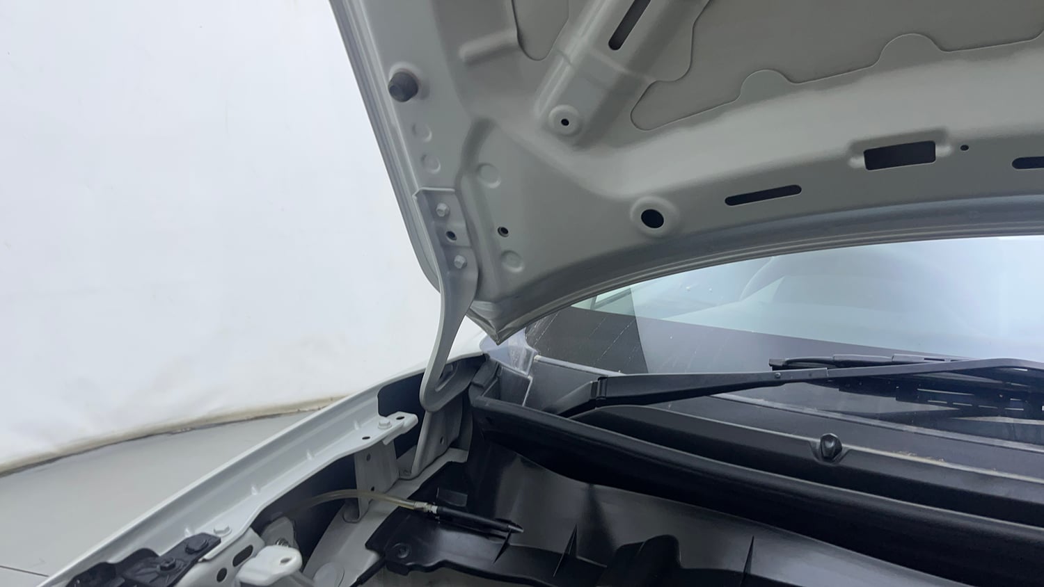 Used 2024 Maruti Suzuki Celerio ZXi Plus AMT Petrol Automatic engine ENGINE RIGHT SIDE HINGE & APRON VIEW