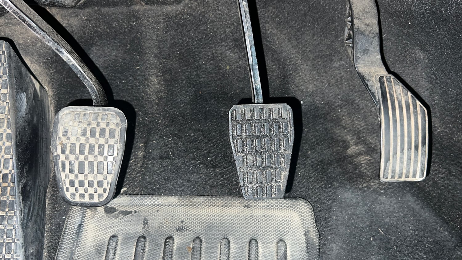 Used 2022 Tata Punch Accomplished MT Petrol Manual interior PEDALS VIEW