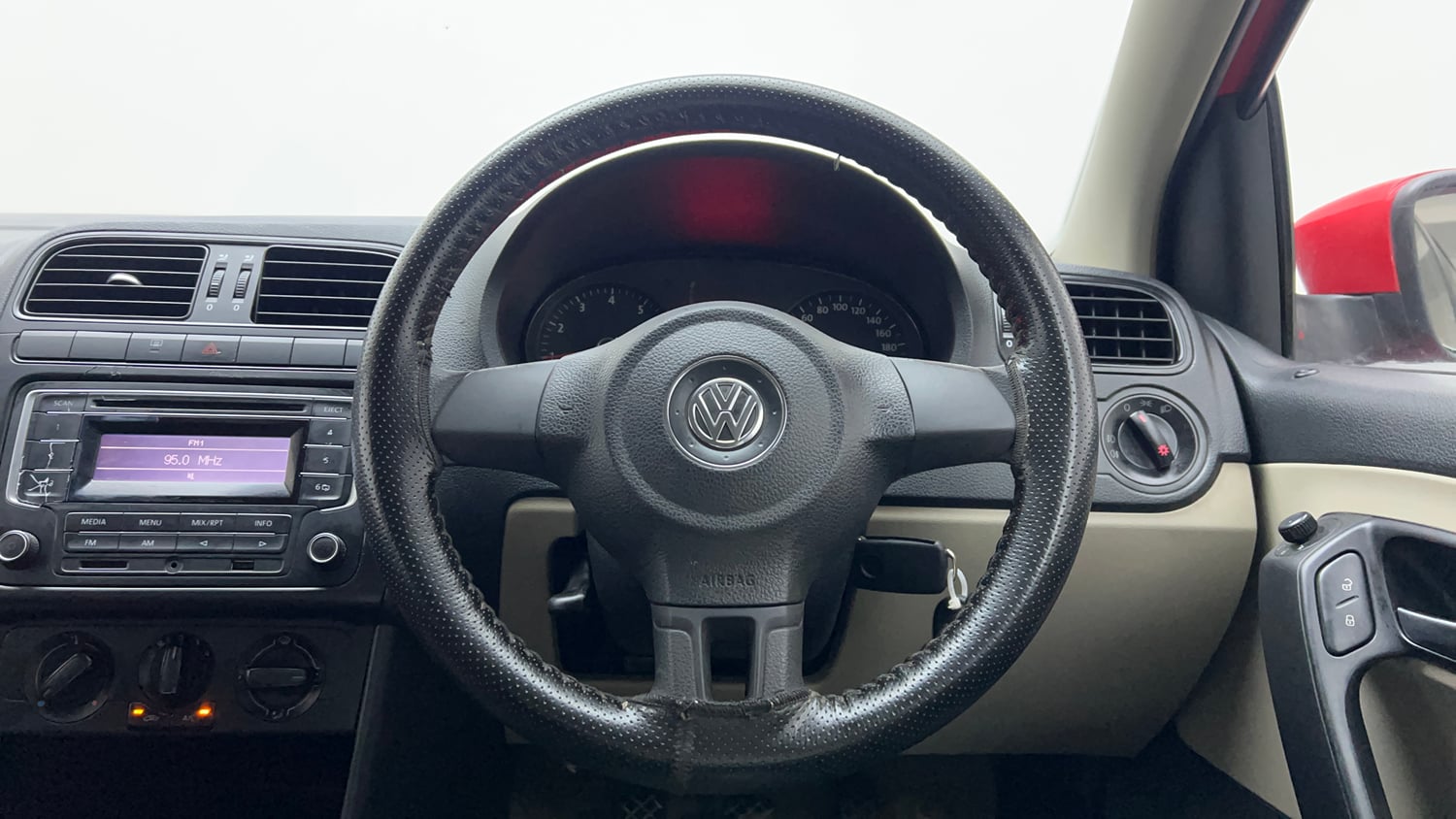 Used 2014 Volkswagen Polo Comfortline 1.2L (P) Petrol Manual interior STEERING VIEW