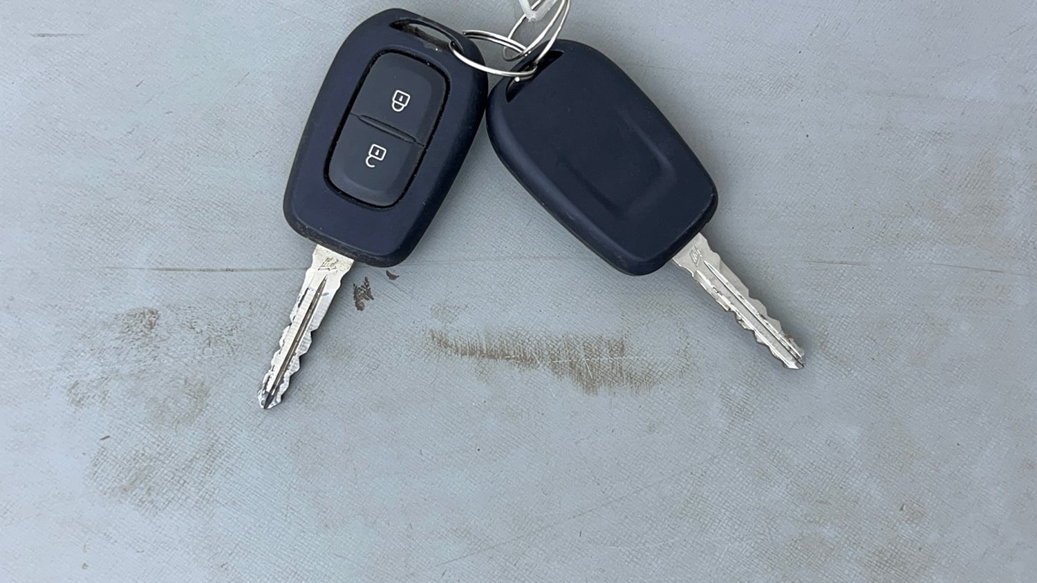 Used 2022 Renault Triber Limited Edition AMT Petrol Automatic extra CAR KEY VIEW