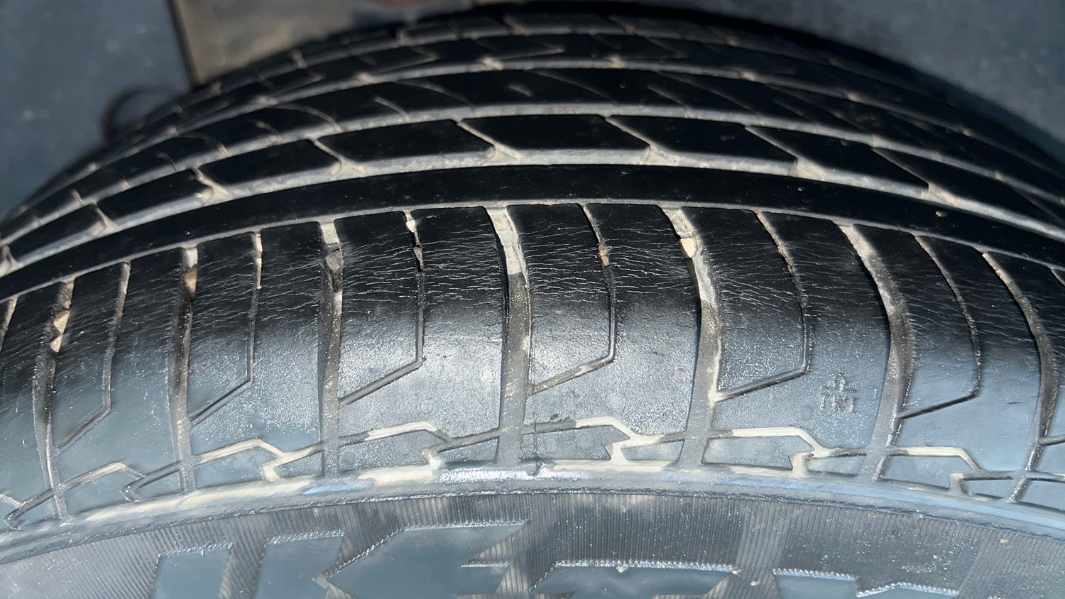 Used 2023 Kia Seltos GTX Plus 1.4 Petrol Manual tyres RIGHT REAR TYRE TREAD VIEW