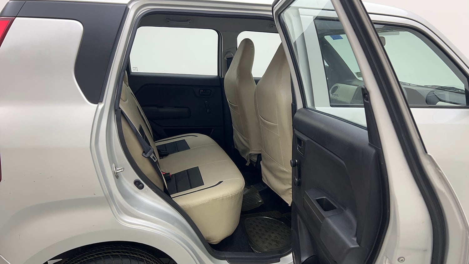 Used 2019 Maruti Suzuki Wagon R LXi 1.0 Petrol Manual interior RIGHT SIDE REAR DOOR CABIN VIEW