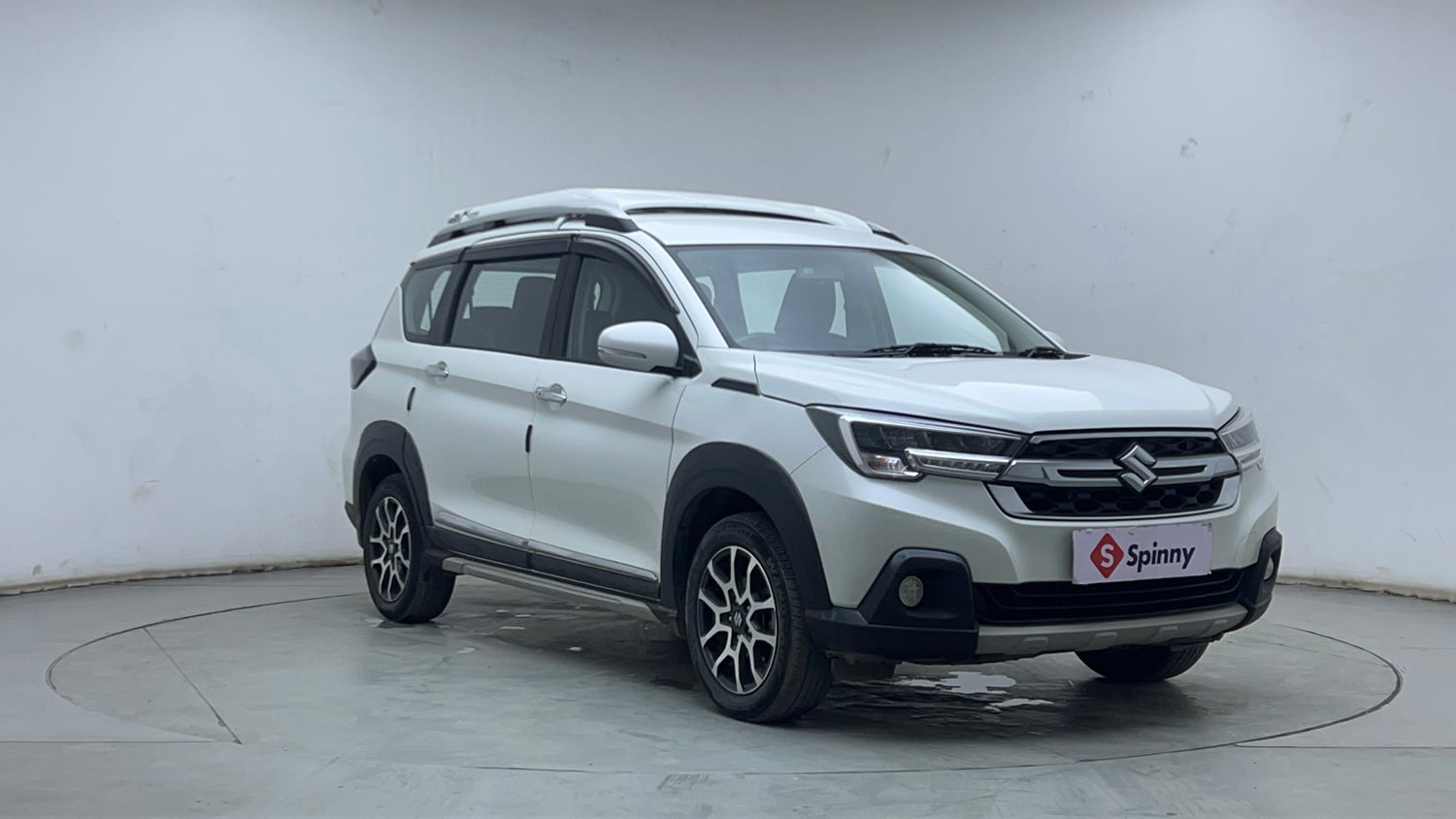 Used 2024 Maruti Suzuki XL6 Zeta MT Petrol Petrol Manual exterior RIGHT FRONT CORNER VIEW