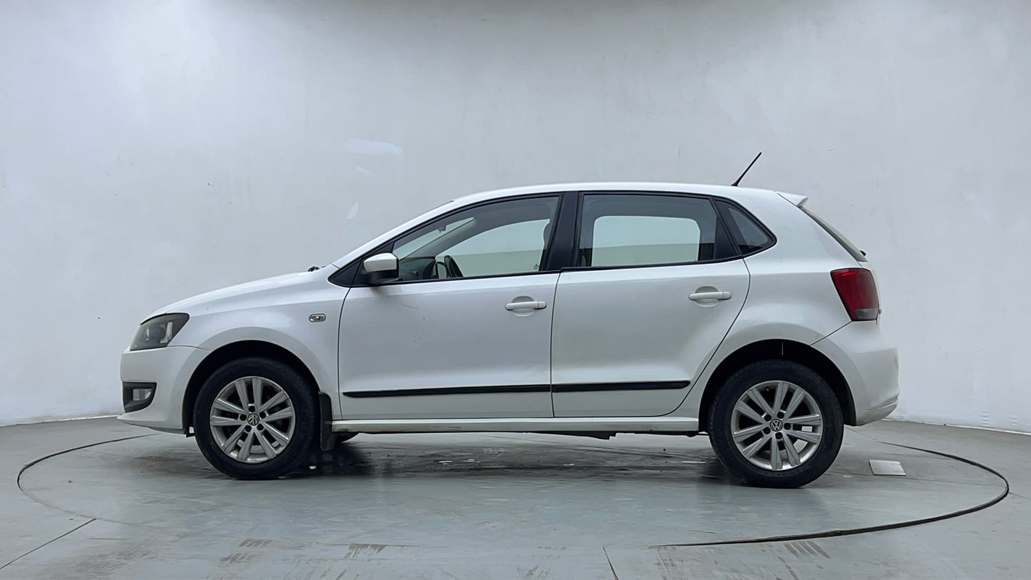 Used 2013 Volkswagen Polo Highline1.2L (P) Petrol Manual exterior LEFT SIDE VIEW