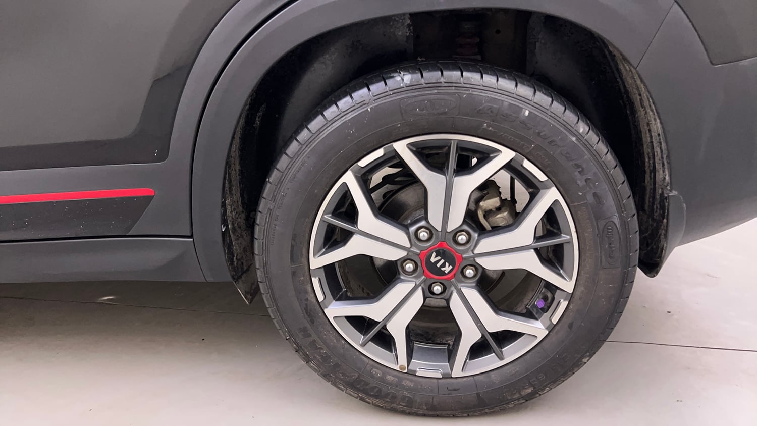 Used 2020 Kia Seltos GTX Plus 1.4 Petrol Manual tyres LEFT REAR TYRE RIM VIEW