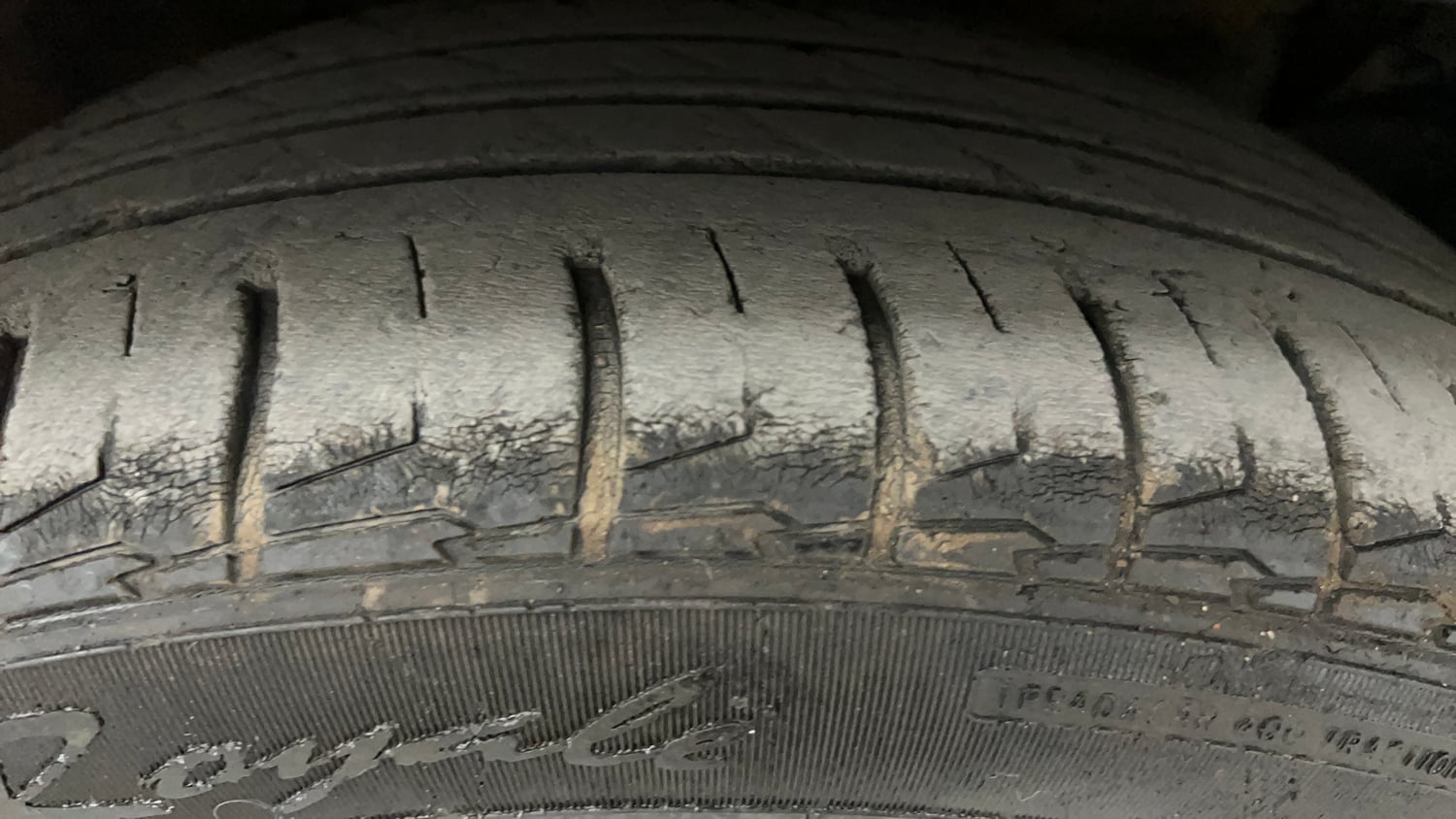Used 2022 Kia Seltos X Line 1.4 DCT Petrol Automatic tyres RIGHT FRONT TYRE TREAD VIEW