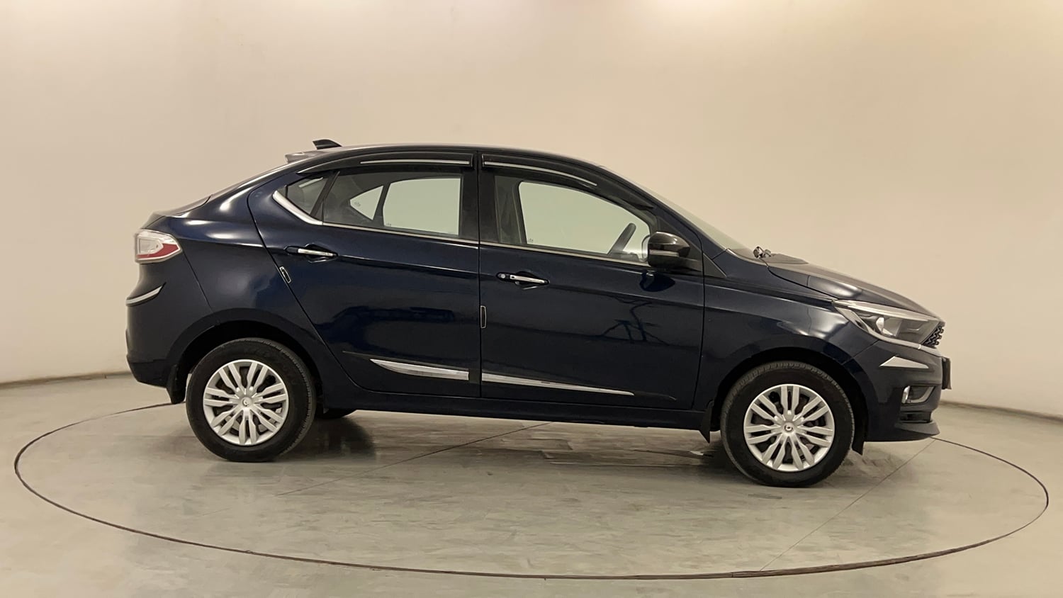 Used 2023 Tata Tigor XZ Plus CNG Cng Manual exterior RIGHT SIDE VIEW