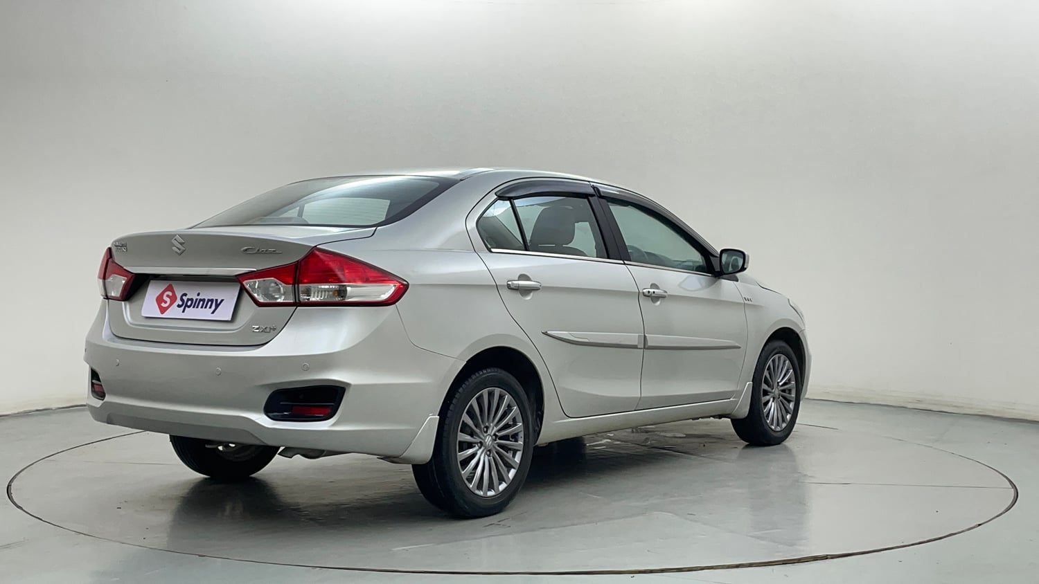 Used 2017 Maruti Suzuki Ciaz ZXi  AT Petrol Automatic exterior RIGHT REAR CORNER VIEW