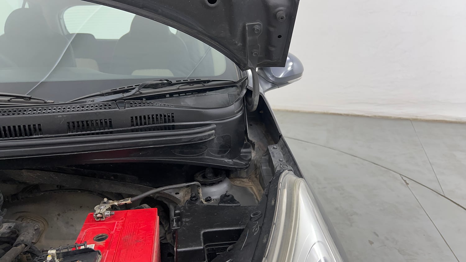 Used 2016 Hyundai Grand i10 Sportz 1.2 Kappa VTVT Petrol Manual engine ENGINE LEFT SIDE HINGE & APRON VIEW