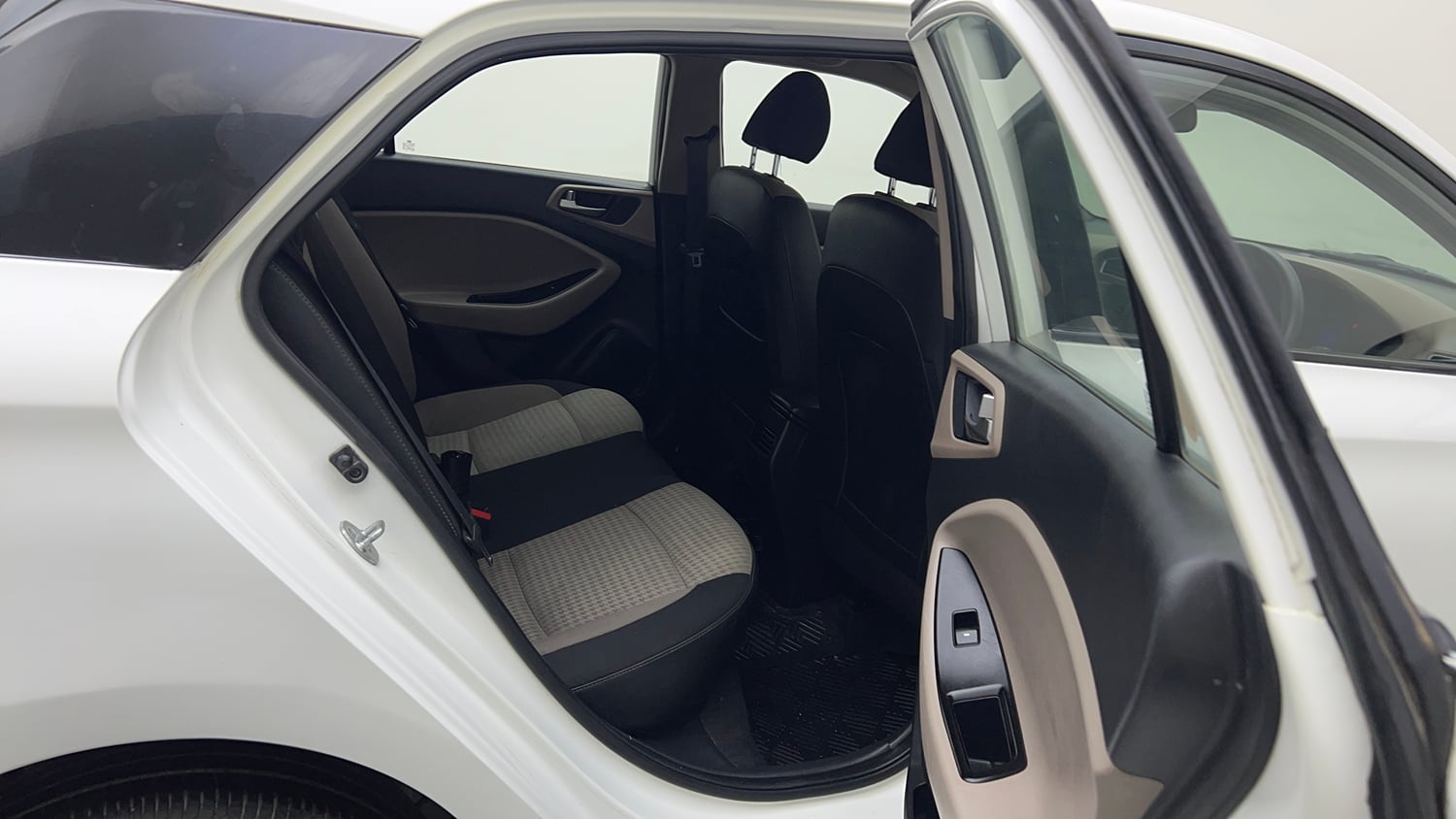 Used 2019 Hyundai Elite i20 Sportz Plus 1.2 CVT Petrol Automatic interior RIGHT SIDE REAR DOOR CABIN VIEW