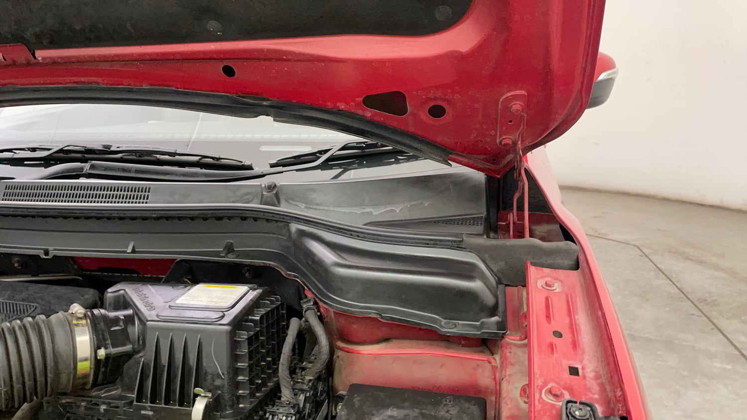 Used 2021 Mahindra XUV 300 W8 1.2 Petrol Petrol Manual engine ENGINE LEFT SIDE HINGE & APRON VIEW