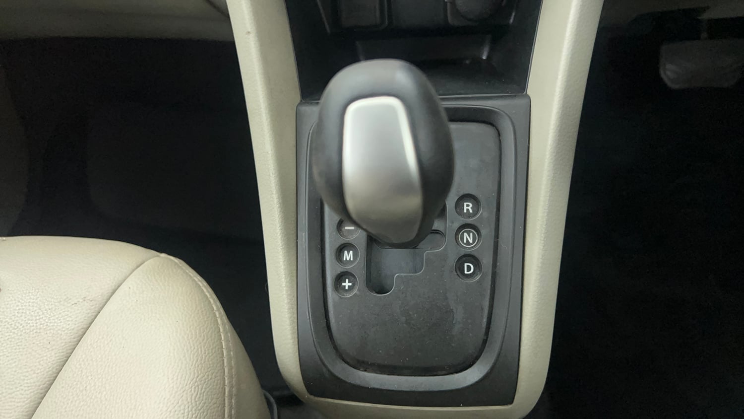 Used 2017 Maruti Suzuki Celerio ZXI (O) AMT Petrol Automatic interior GEAR  KNOB VIEW