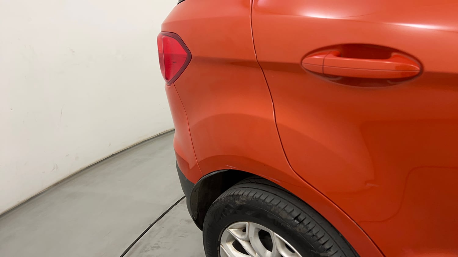 Used 2016 Ford EcoSport Titanium 1.5L Ti-VCT AT Petrol Automatic dents MINOR SCRATCH