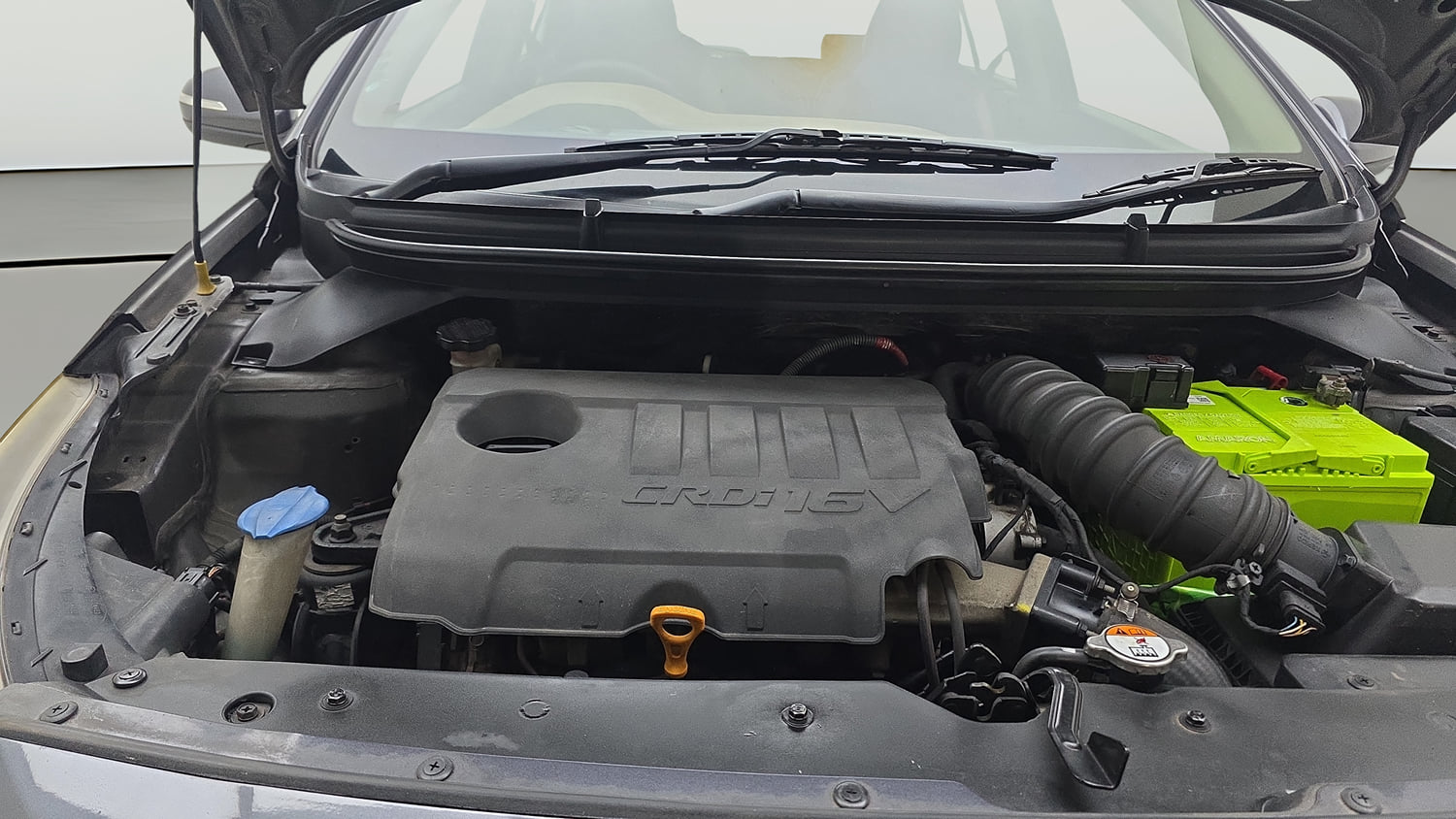 Used 2017 Hyundai Elite i20 Asta 1.4 CRDI Diesel Manual engine ENGINE RIGHT SIDE HINGE & APRON VIEW