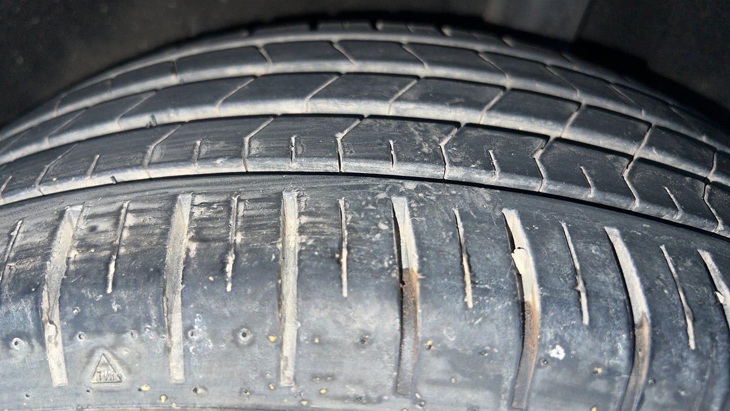 Used 2017 Maruti Suzuki Baleno Zeta 1.2 AT Petrol Automatic tyres LEFT REAR TYRE TREAD VIEW
