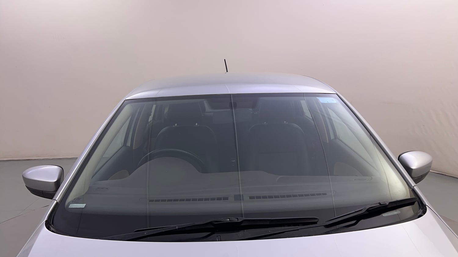 Used 2014 Volkswagen Vento Highline Petrol Petrol Manual exterior FRONT WINDSHIELD VIEW