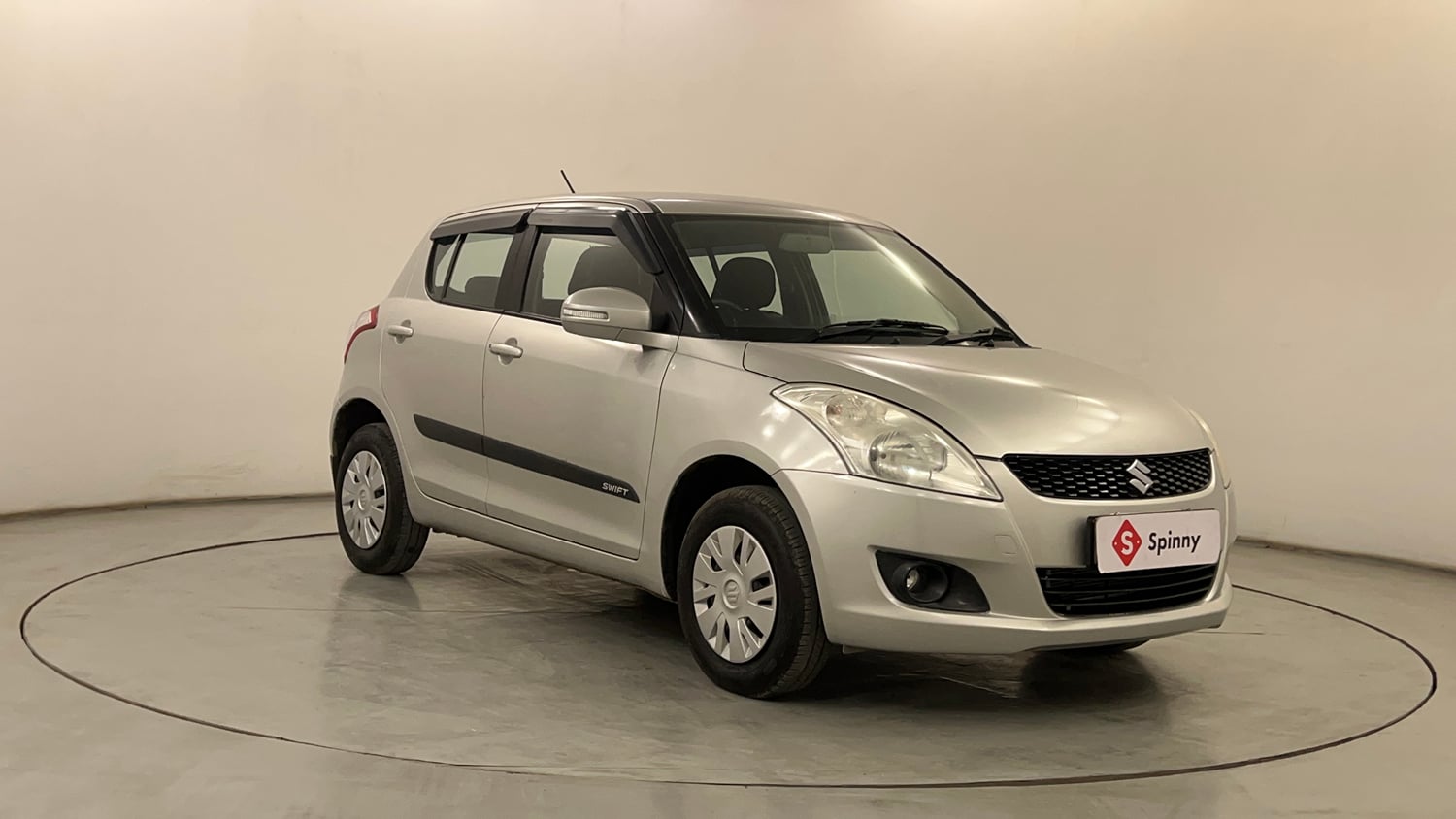 Used 2014 Maruti Suzuki Swift VXi Petrol Manual exterior RIGHT FRONT CORNER VIEW