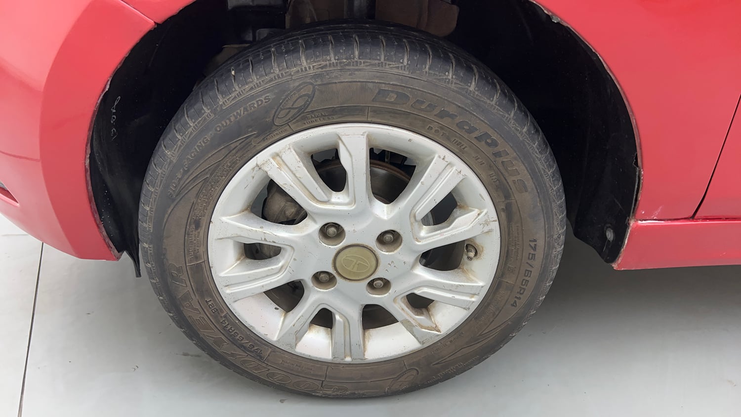 Used 2017 Tata Tiago Revotron XZA Petrol Automatic tyres LEFT FRONT TYRE RIM VIEW