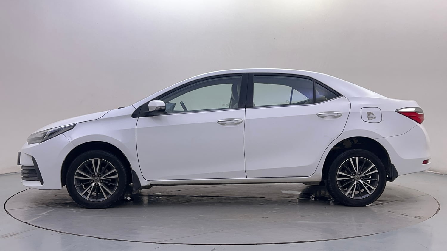 Used 2018 Toyota Corolla Altis VL CVT Petrol Petrol Automatic exterior LEFT SIDE VIEW