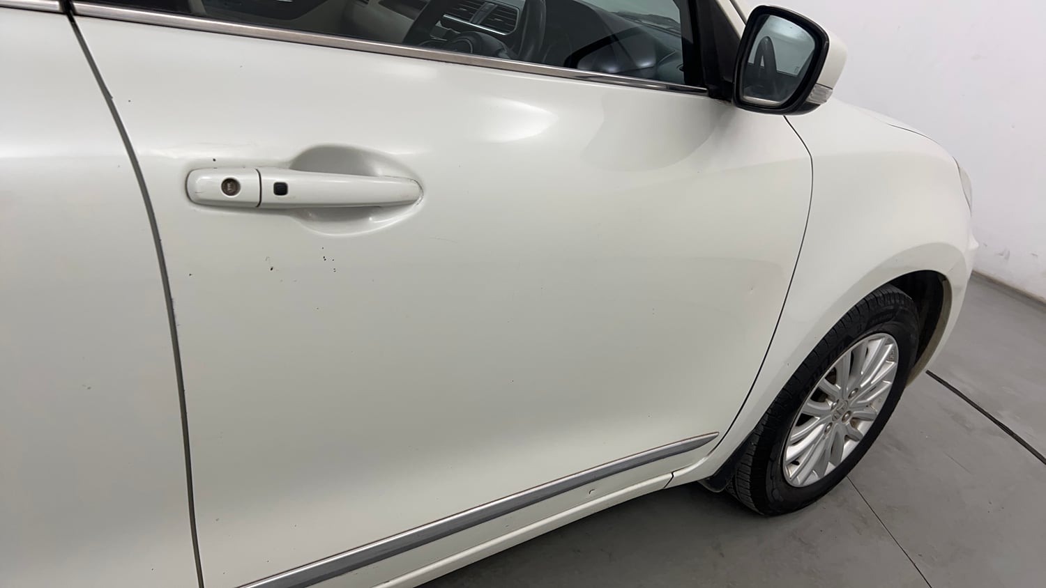 Used 2020 Maruti Suzuki Dzire ZXi AMT Petrol Automatic dents MINOR DENT