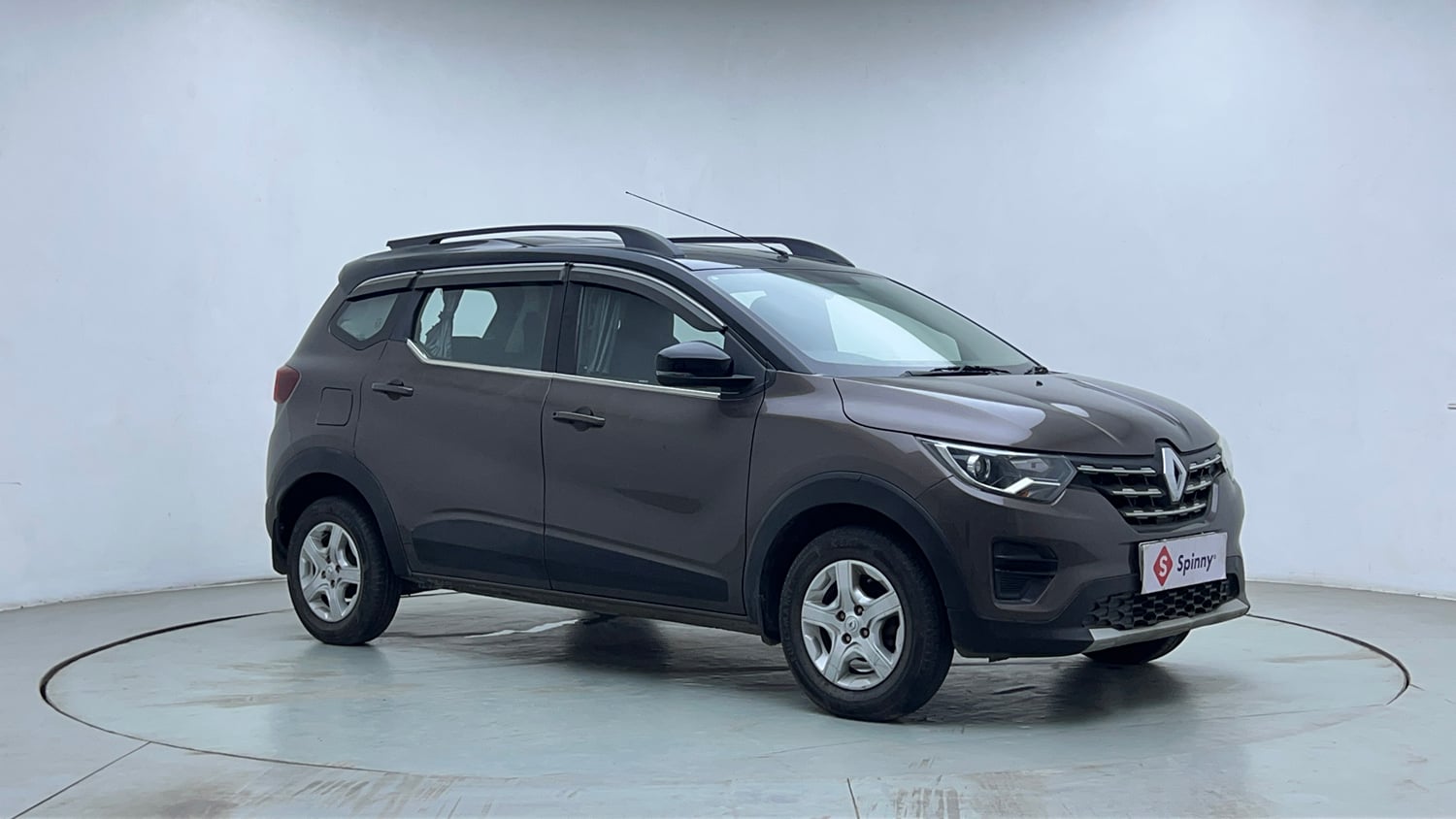 Used 2022 Renault Triber Limited Edition AMT Petrol Automatic exterior RIGHT FRONT CORNER VIEW