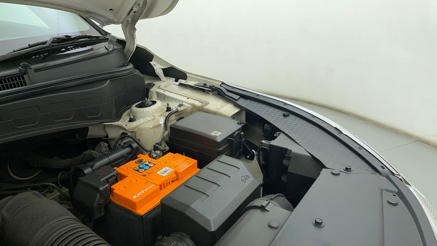 Used 2019 Kia Seltos GTX Plus 1.4 Petrol Manual engine ENGINE LEFT SIDE HINGE & APRON VIEW