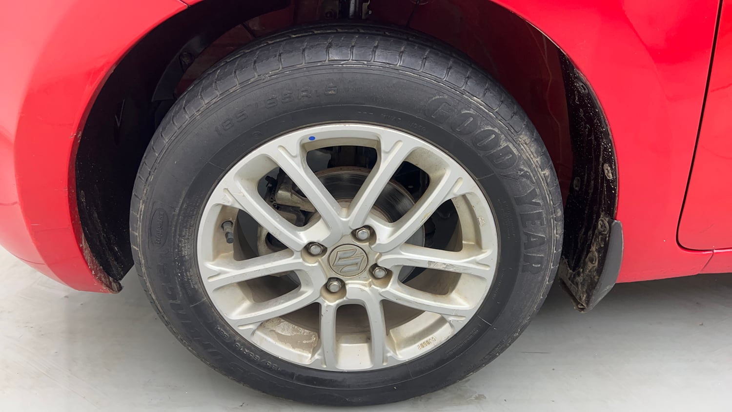 Used 2019 Maruti Suzuki Swift ZDi AMT Diesel Automatic tyres LEFT FRONT TYRE RIM VIEW