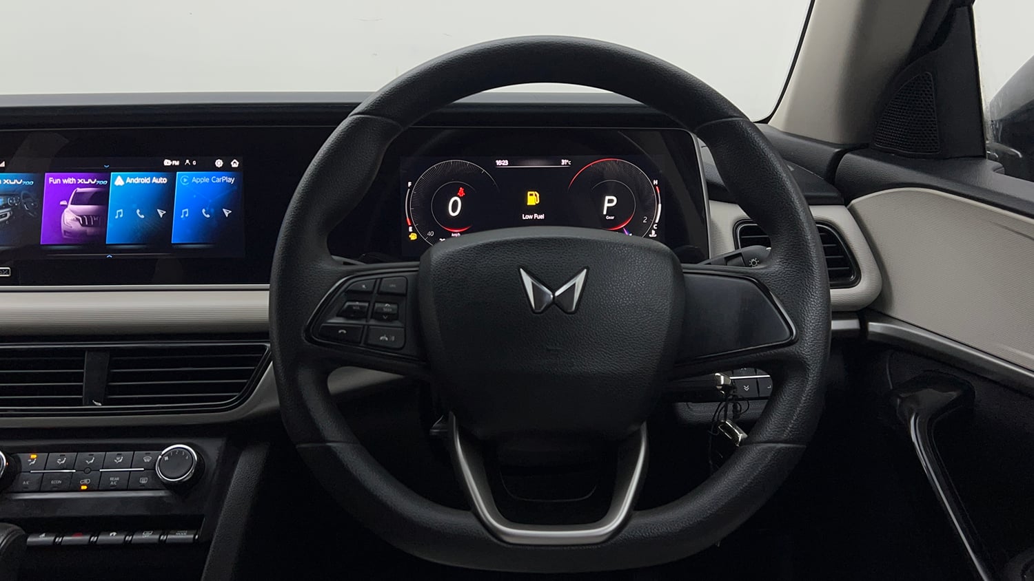 Used 2024 Mahindra XUV700 AX 5 Diesel AT 7 STR Diesel Automatic interior STEERING VIEW
