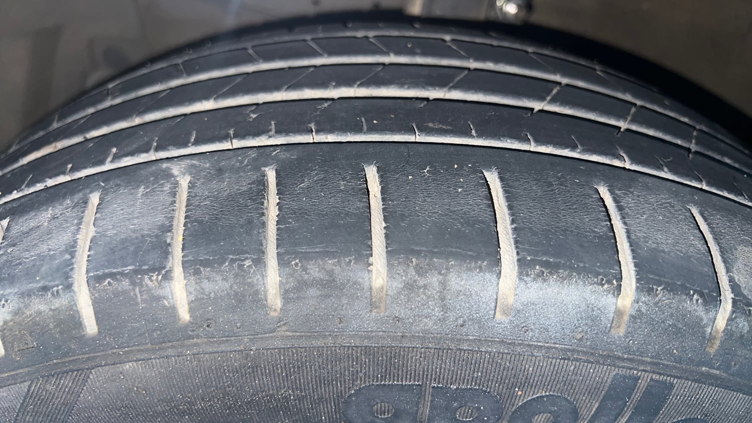 Used 2020 Maruti Suzuki Ciaz Alpha 1.5 AT Petrol Automatic tyres LEFT FRONT TYRE TREAD VIEW