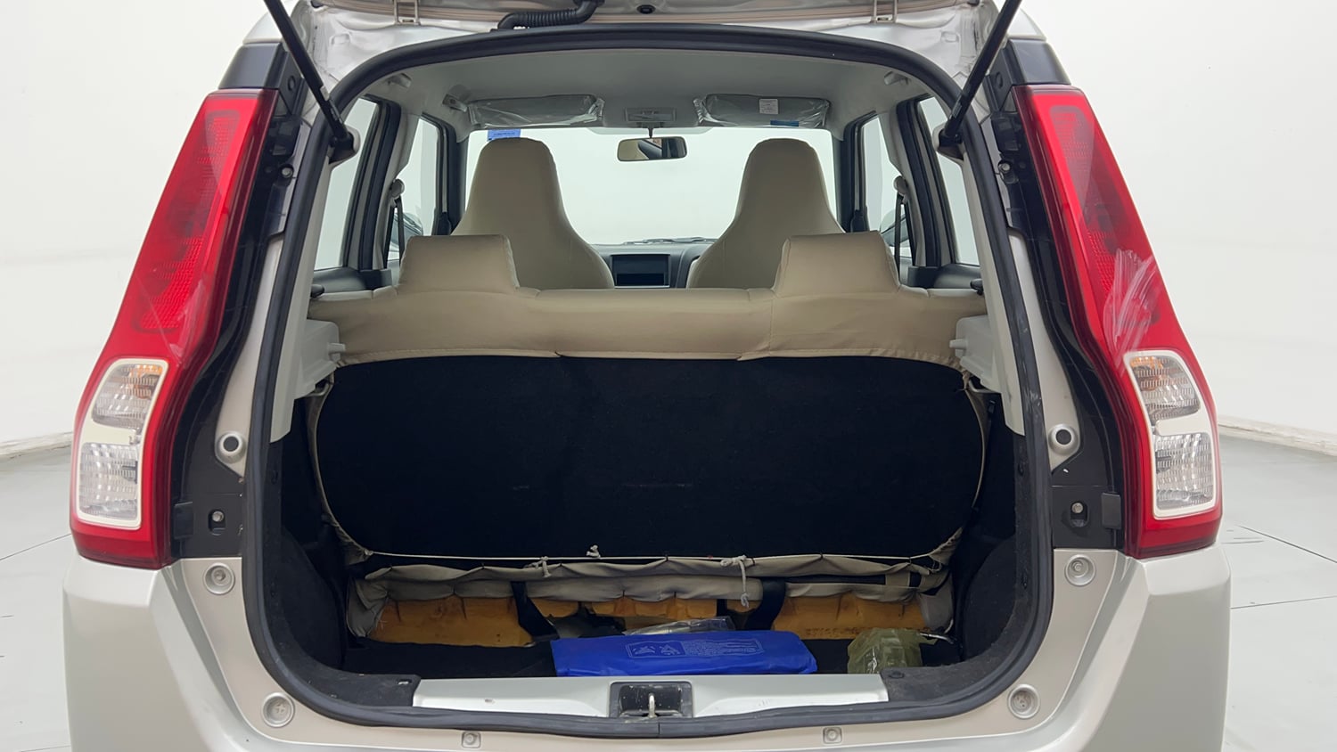 Used 2019 Maruti Suzuki Wagon R LXi 1.0 Petrol Manual interior DICKY INSIDE VIEW