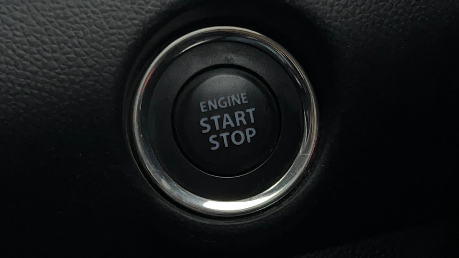 Used 2018 Maruti Suzuki Swift ZXi AMT Petrol Automatic top_features Keyless start
