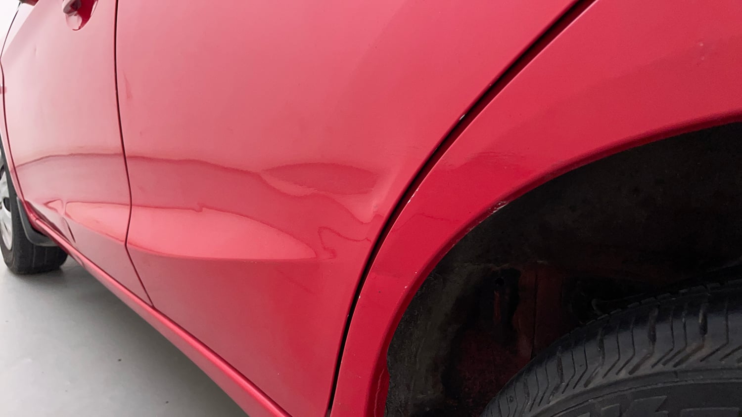 Used 2014 Honda Brio S MT Petrol Manual dents MINOR SCRATCH
