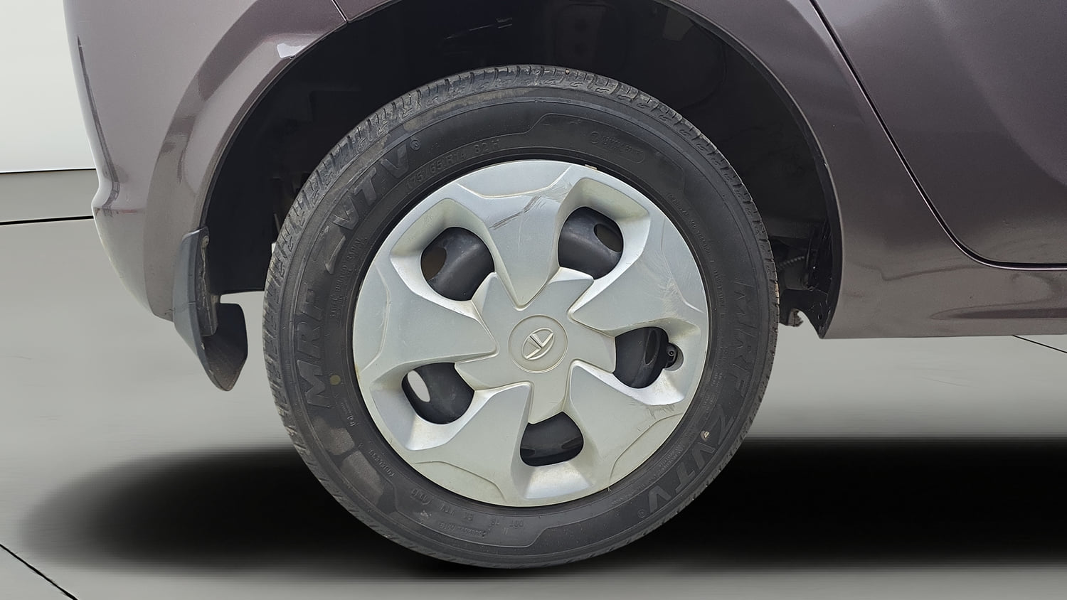 Used 2019 Tata Tiago Revotron XT Petrol Manual tyres RIGHT REAR TYRE RIM VIEW