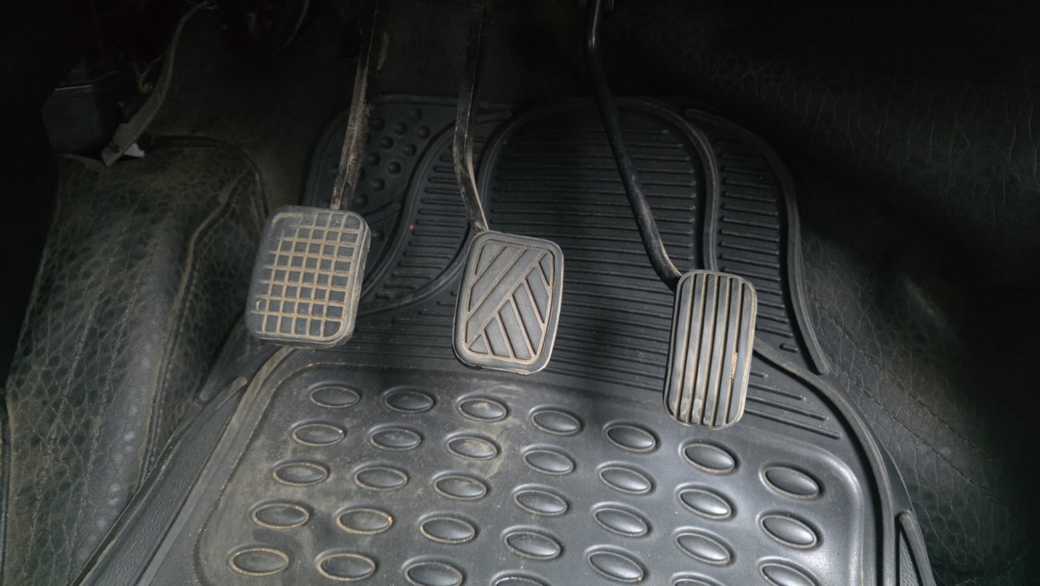 Used 2019 Tata Tiago Revotron XT Petrol Manual interior PEDALS VIEW