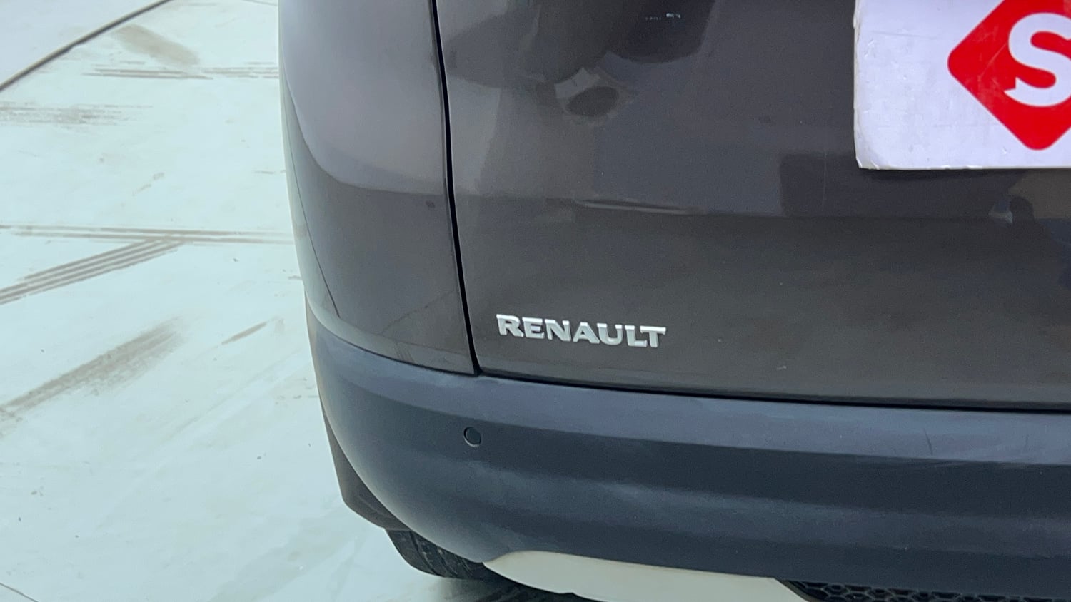 Used 2022 Renault Triber Limited Edition AMT Petrol Automatic dents MINOR SCRATCH
