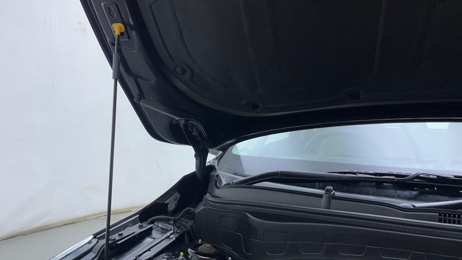 Used 2024 kia Seltos HTX 1.5 Petrol IVT Petrol Automatic engine ENGINE RIGHT SIDE HINGE & APRON VIEW