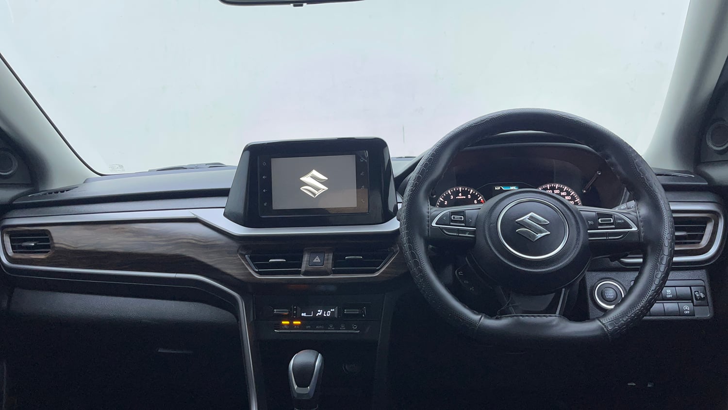 Used 2025 Maruti Suzuki Brezza ZXi AT Petrol Automatic interior DASHBOARD VIEW