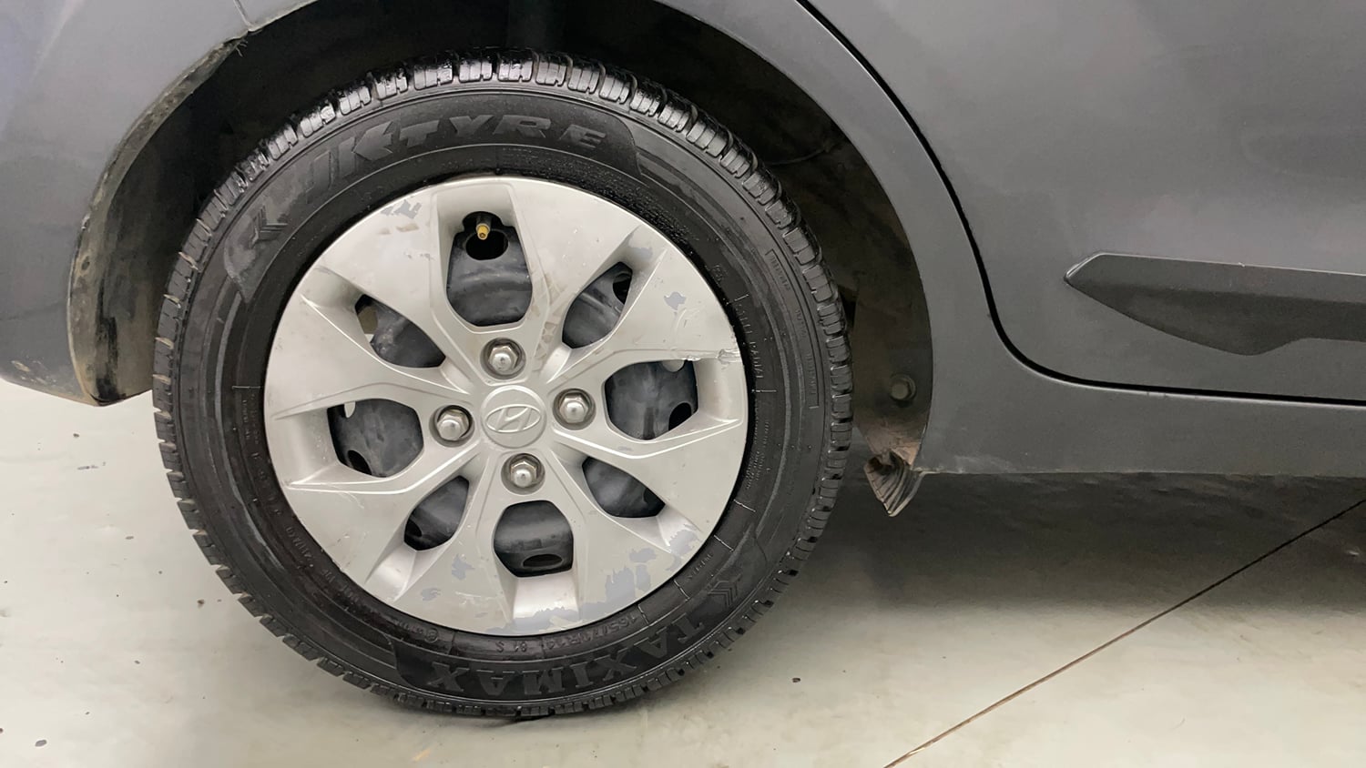 Used 2019 Hyundai Santro Sportz Petrol+CNG (Outside Fitted) Cng Manual tyres RIGHT REAR TYRE RIM VIEW