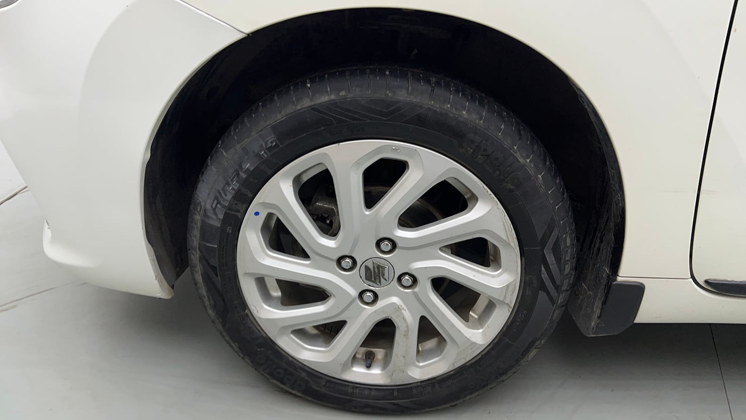 Used 2022 Maruti Suzuki Baleno Zeta MT Petrol Manual tyres LEFT FRONT TYRE RIM VIEW