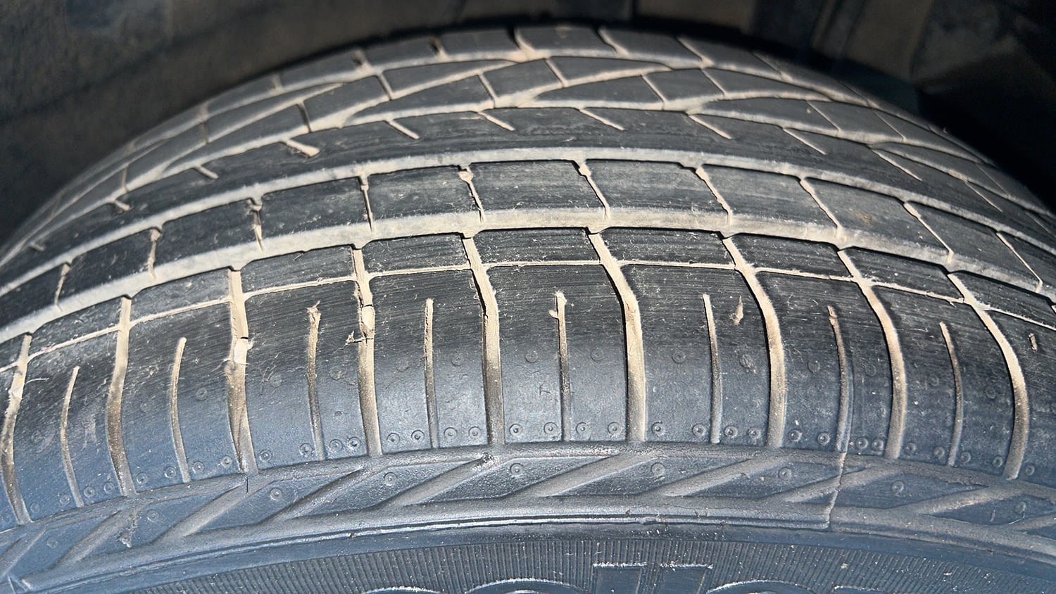 Used 2019 Tata Nexon XMA Petrol Petrol Automatic tyres LEFT REAR TYRE TREAD VIEW