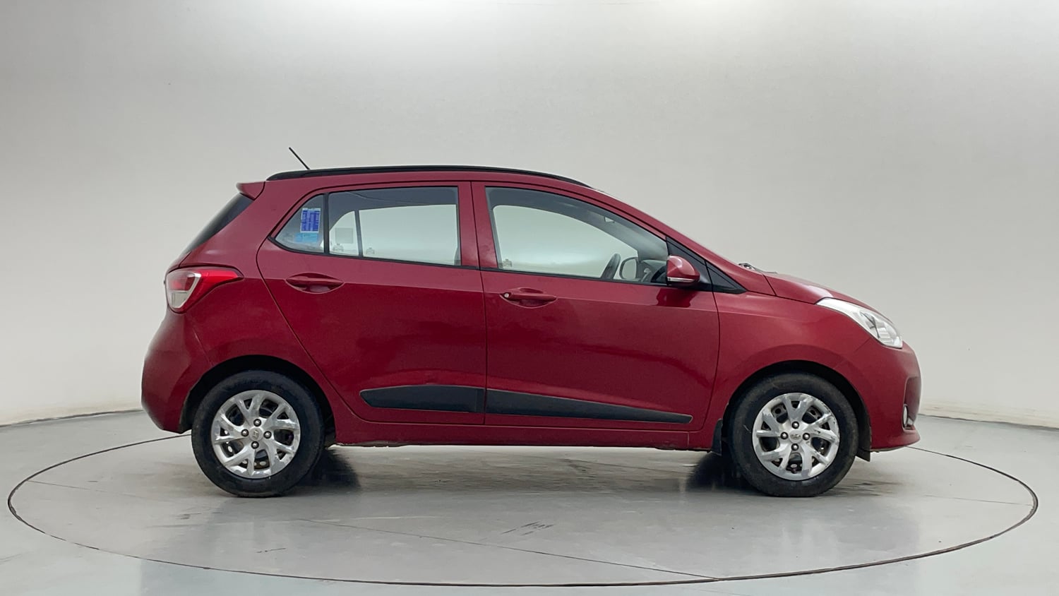 Used 2017 Hyundai Grand i10 Sportz (O) 1.2 Kappa VTVT Petrol Manual exterior RIGHT SIDE VIEW