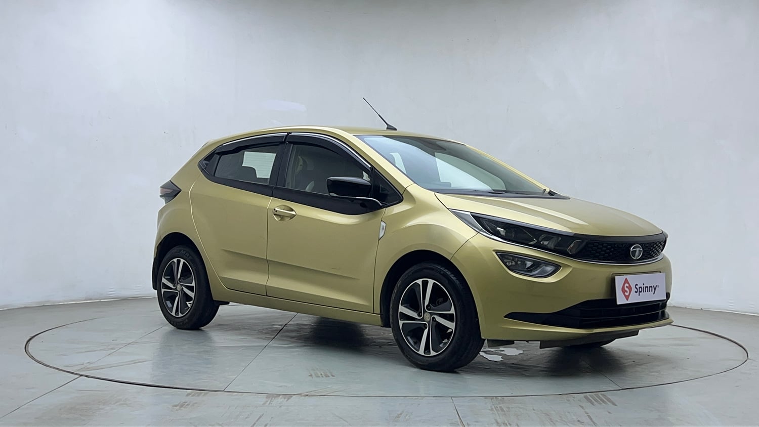 Used 2020 Tata Altroz XZ Petrol Petrol Manual exterior RIGHT FRONT CORNER VIEW
