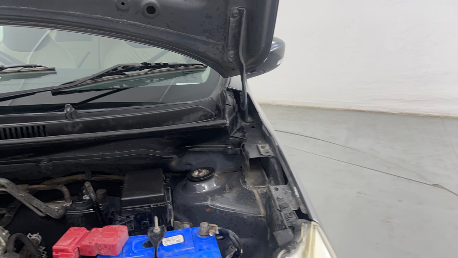 Used 2017 Maruti Suzuki Celerio ZXI (O) AMT Petrol Automatic engine ENGINE LEFT SIDE HINGE & APRON VIEW