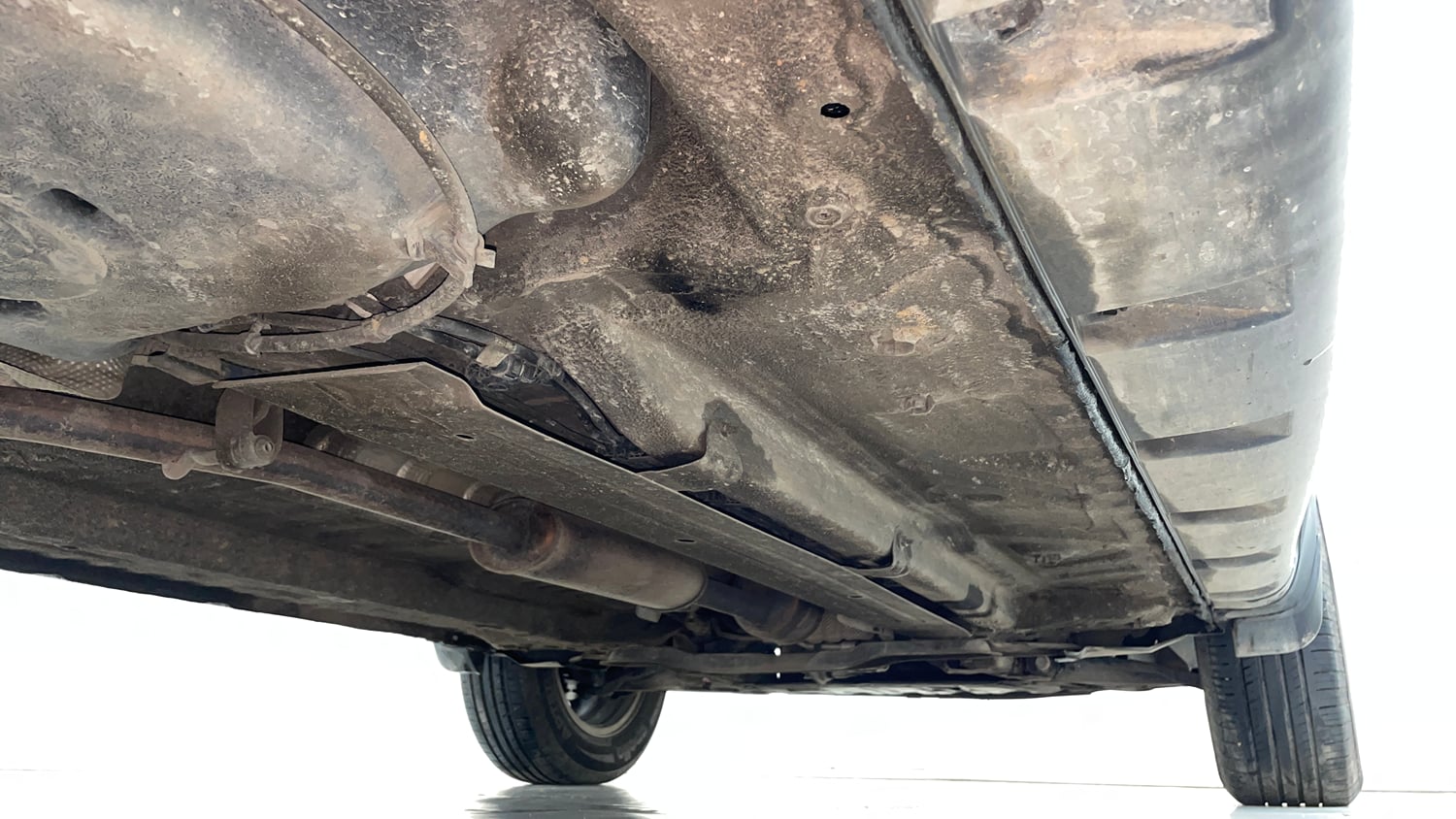 Used 2021 Renault Duster RXZ 1.5 Petrol MT Petrol Manual extra REAR RIGHT UNDERBODY VIEW