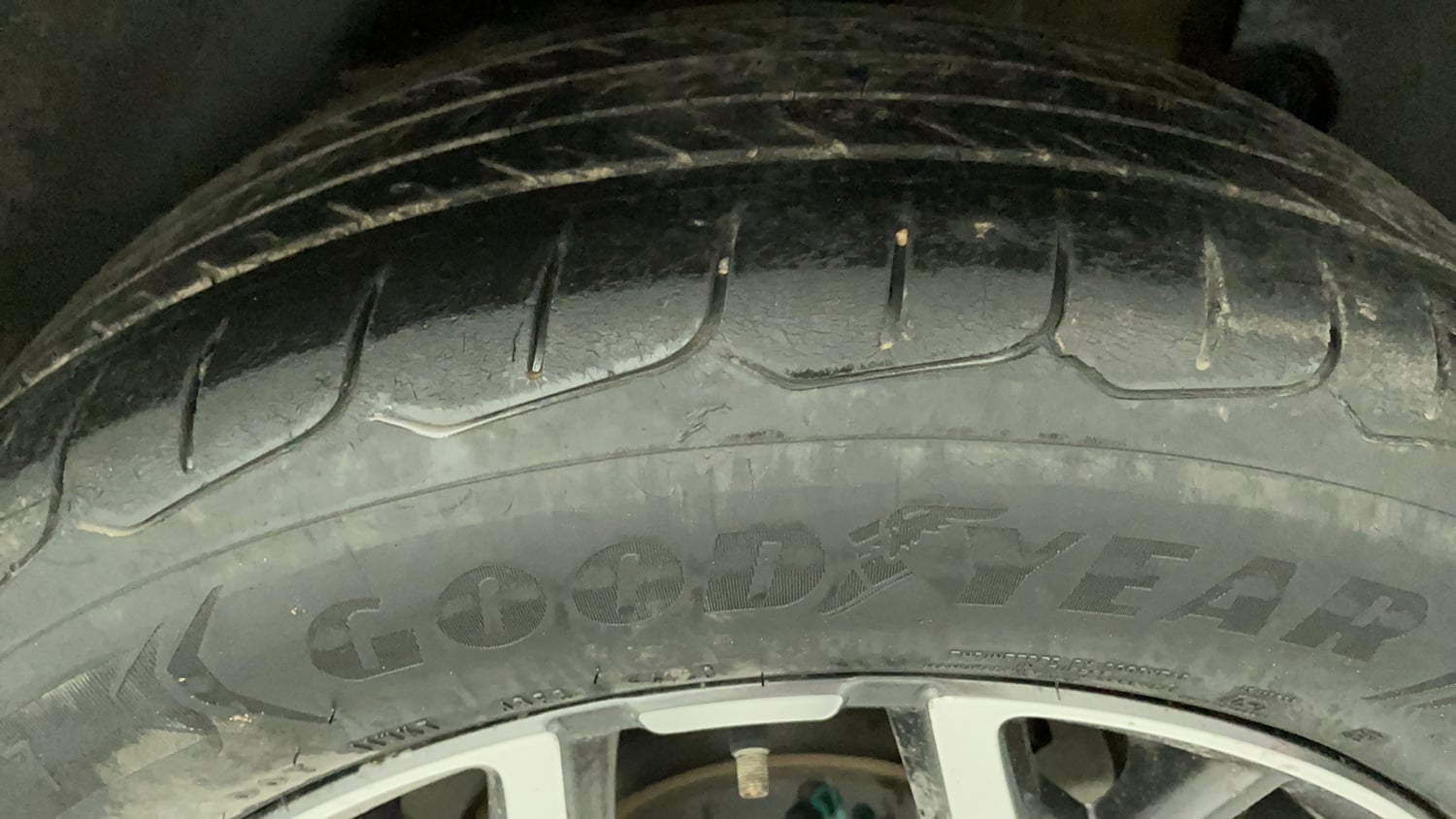 Used 2019 Kia Seltos GTX Plus 1.4 Petrol Manual tyres LEFT REAR TYRE TREAD VIEW